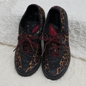Exceptional Bzees Comfy Leopard Print Seakers